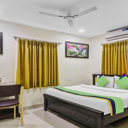 Itsy By Treebo - Royal Galaxy Kukatpally Hyderabad Exterior photo